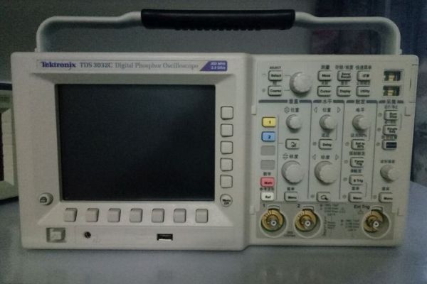 TDS3032C 300MHz 數(shù)字熒光示波器