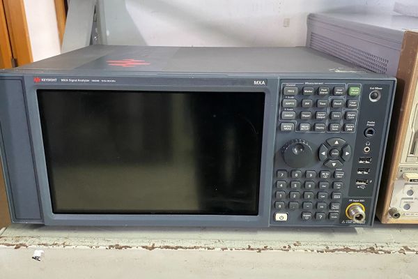 N9020B MXA 信號分析儀，10 Hz 至 26.5 GHz
